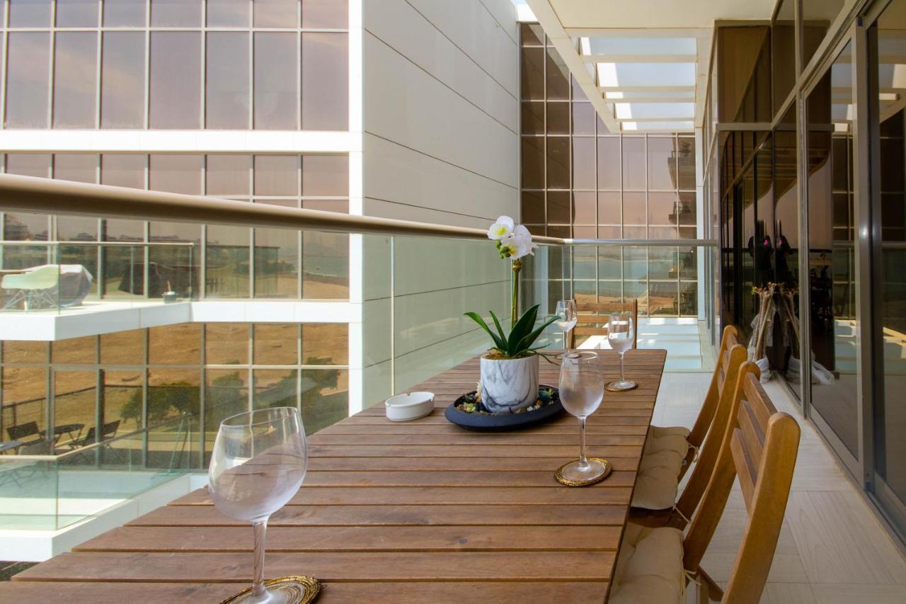 Bespoke Holiday Homes - Palm Jumeirah- 2 Bedroom Sea View With Pool & Beach Access, The 8 Dubaj Exteriér fotografie