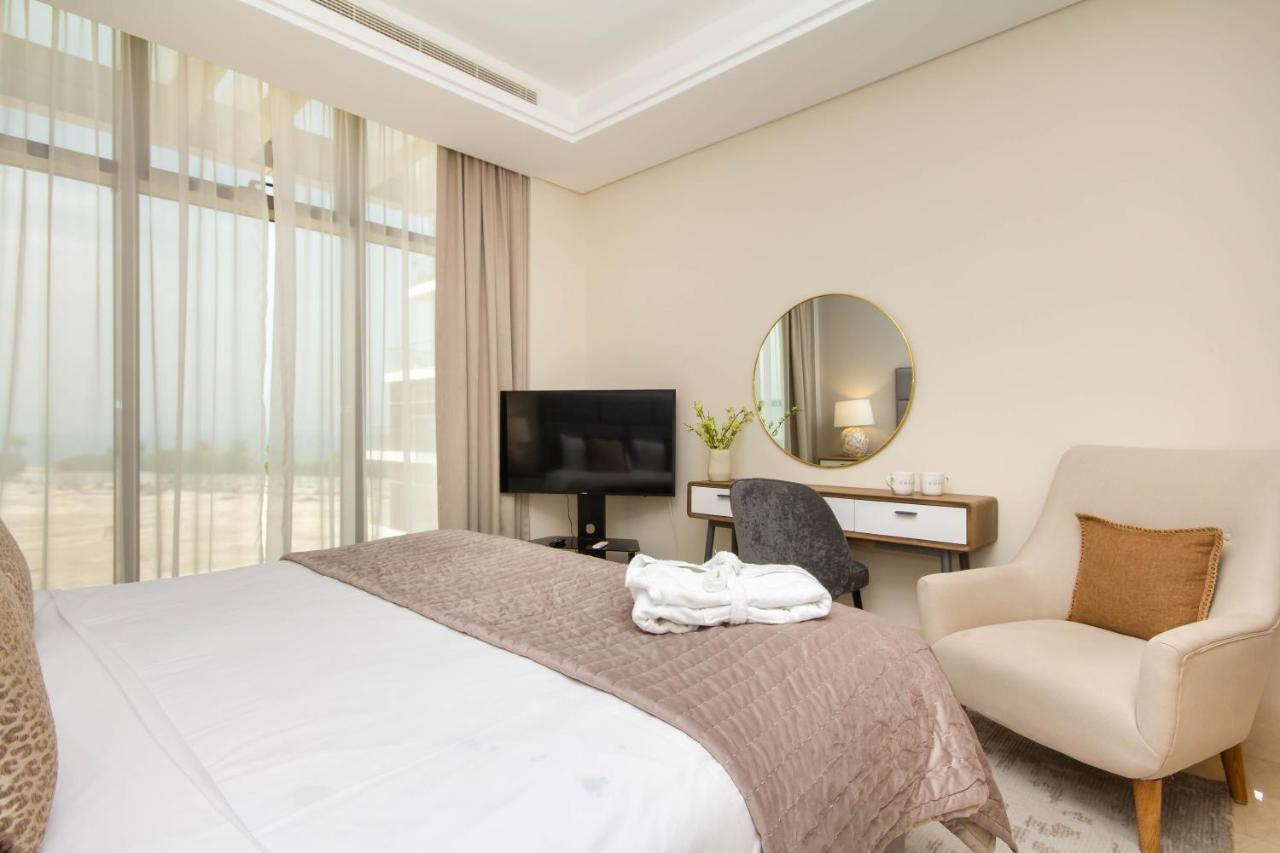 Bespoke Holiday Homes - Palm Jumeirah- 2 Bedroom Sea View With Pool & Beach Access, The 8 Dubaj Exteriér fotografie