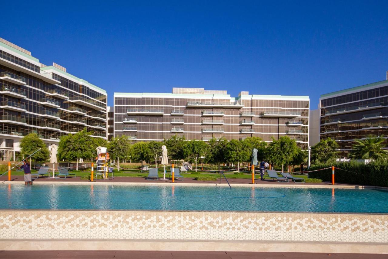 Bespoke Holiday Homes - Palm Jumeirah- 2 Bedroom Sea View With Pool & Beach Access, The 8 Dubaj Exteriér fotografie
