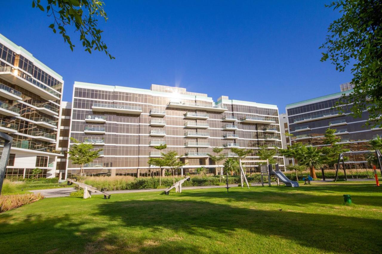 Bespoke Holiday Homes - Palm Jumeirah- 2 Bedroom Sea View With Pool & Beach Access, The 8 Dubaj Exteriér fotografie