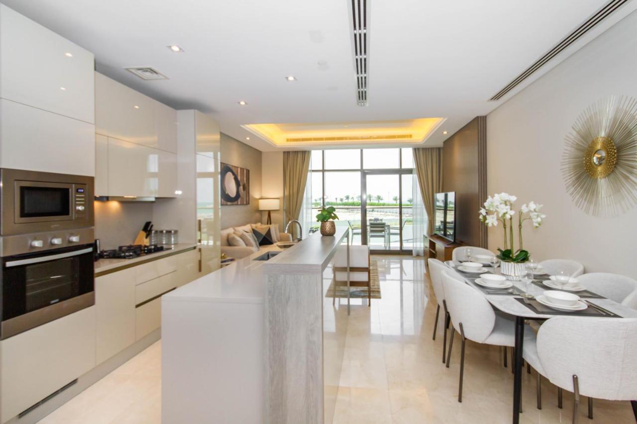 Bespoke Holiday Homes - Palm Jumeirah- 2 Bedroom Sea View With Pool & Beach Access, The 8 Dubaj Exteriér fotografie