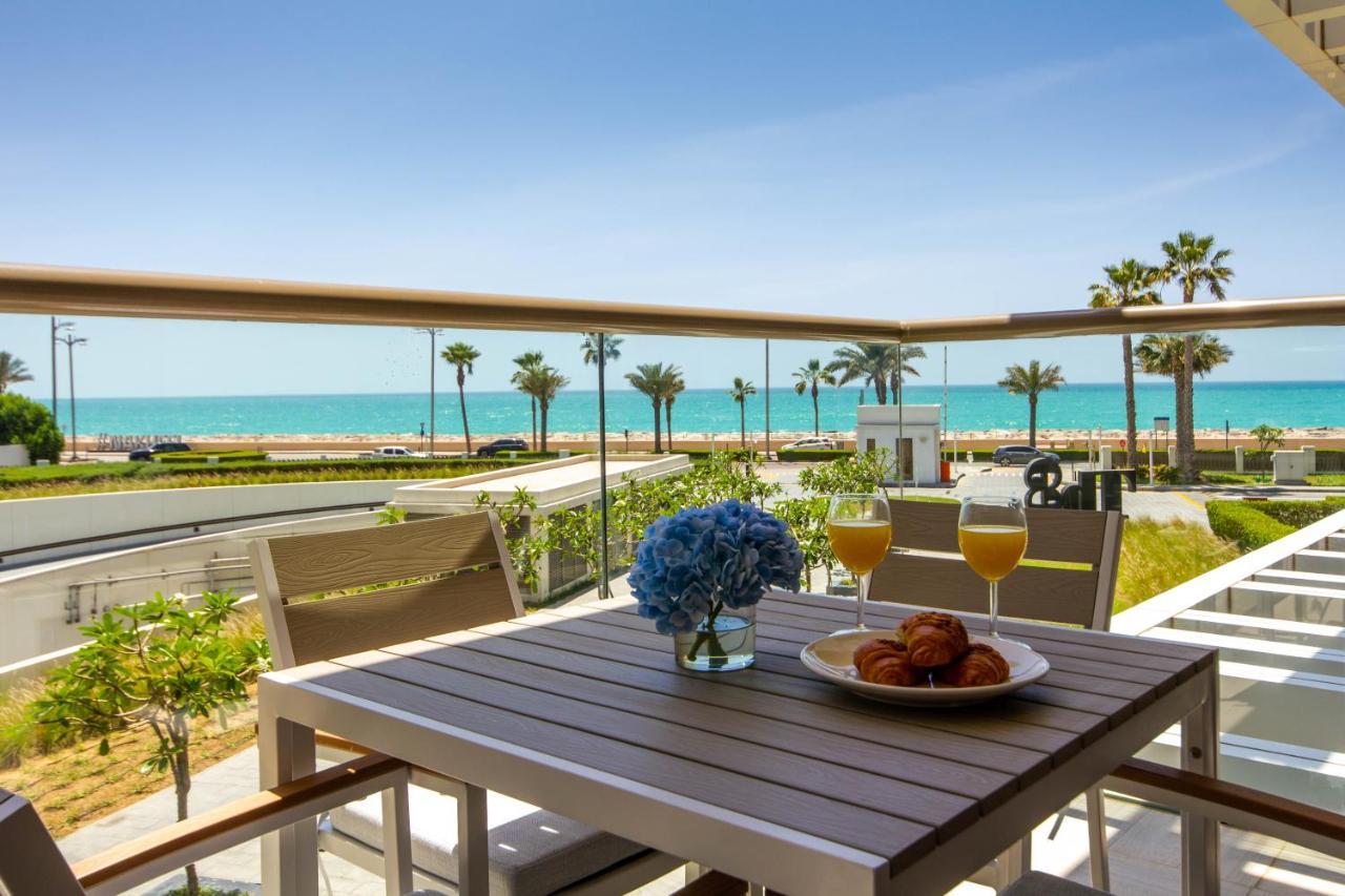 Bespoke Holiday Homes - Palm Jumeirah- 2 Bedroom Sea View With Pool & Beach Access, The 8 Dubaj Exteriér fotografie