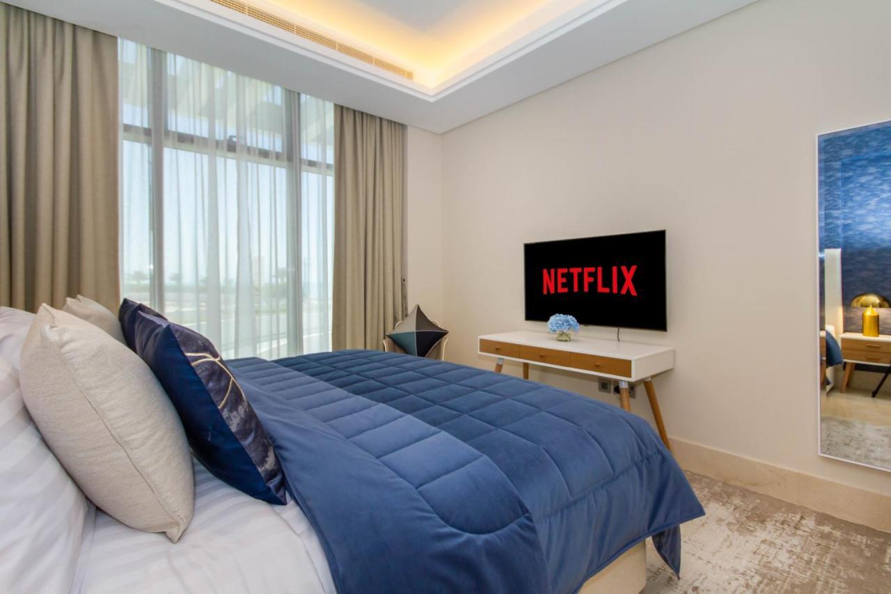 Bespoke Holiday Homes - Palm Jumeirah- 2 Bedroom Sea View With Pool & Beach Access, The 8 Dubaj Exteriér fotografie