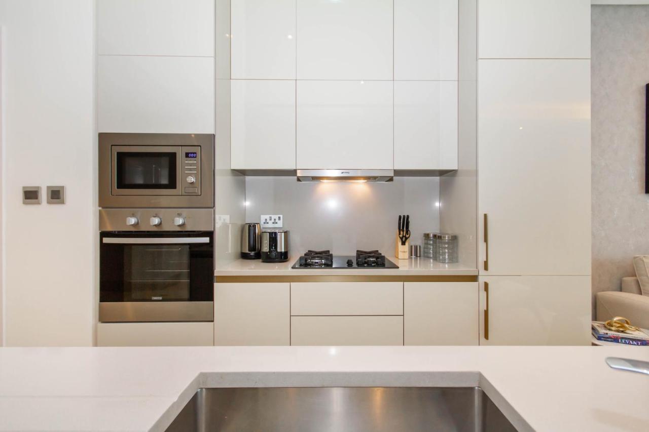 Bespoke Holiday Homes - Palm Jumeirah- 2 Bedroom Sea View With Pool & Beach Access, The 8 Dubaj Exteriér fotografie